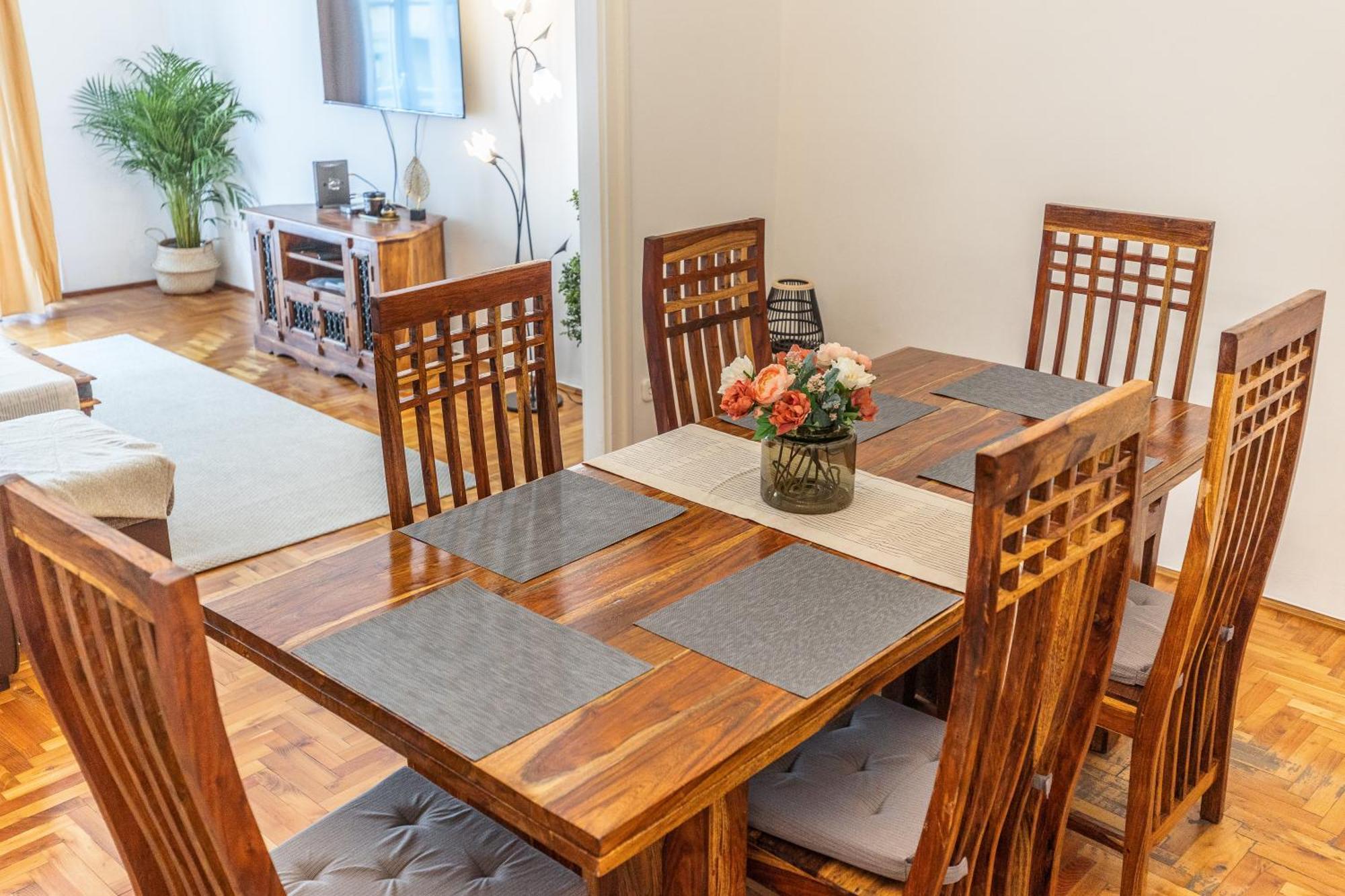בודפשט Bright & Spacious Riverside Apartment With Balcony מראה חיצוני תמונה
