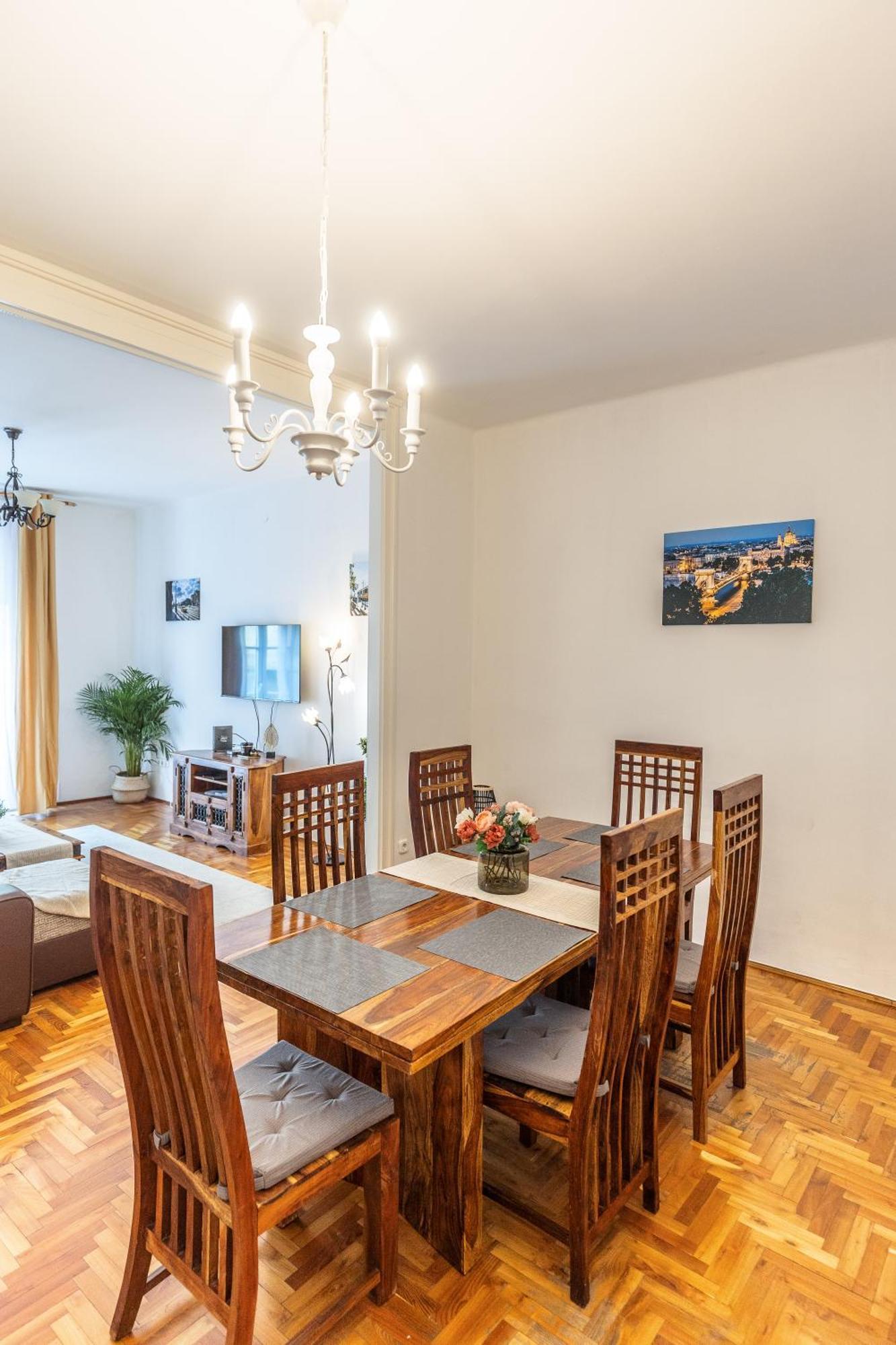 בודפשט Bright & Spacious Riverside Apartment With Balcony מראה חיצוני תמונה
